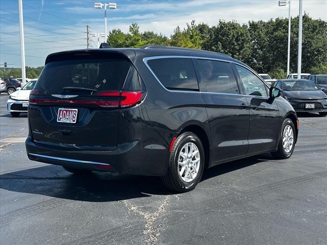 2022 Chrysler Pacifica Touring L 3