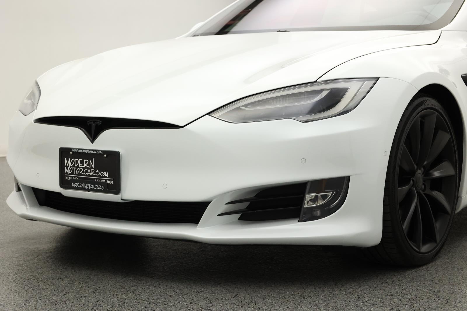 2016 Tesla Model S 90D 10