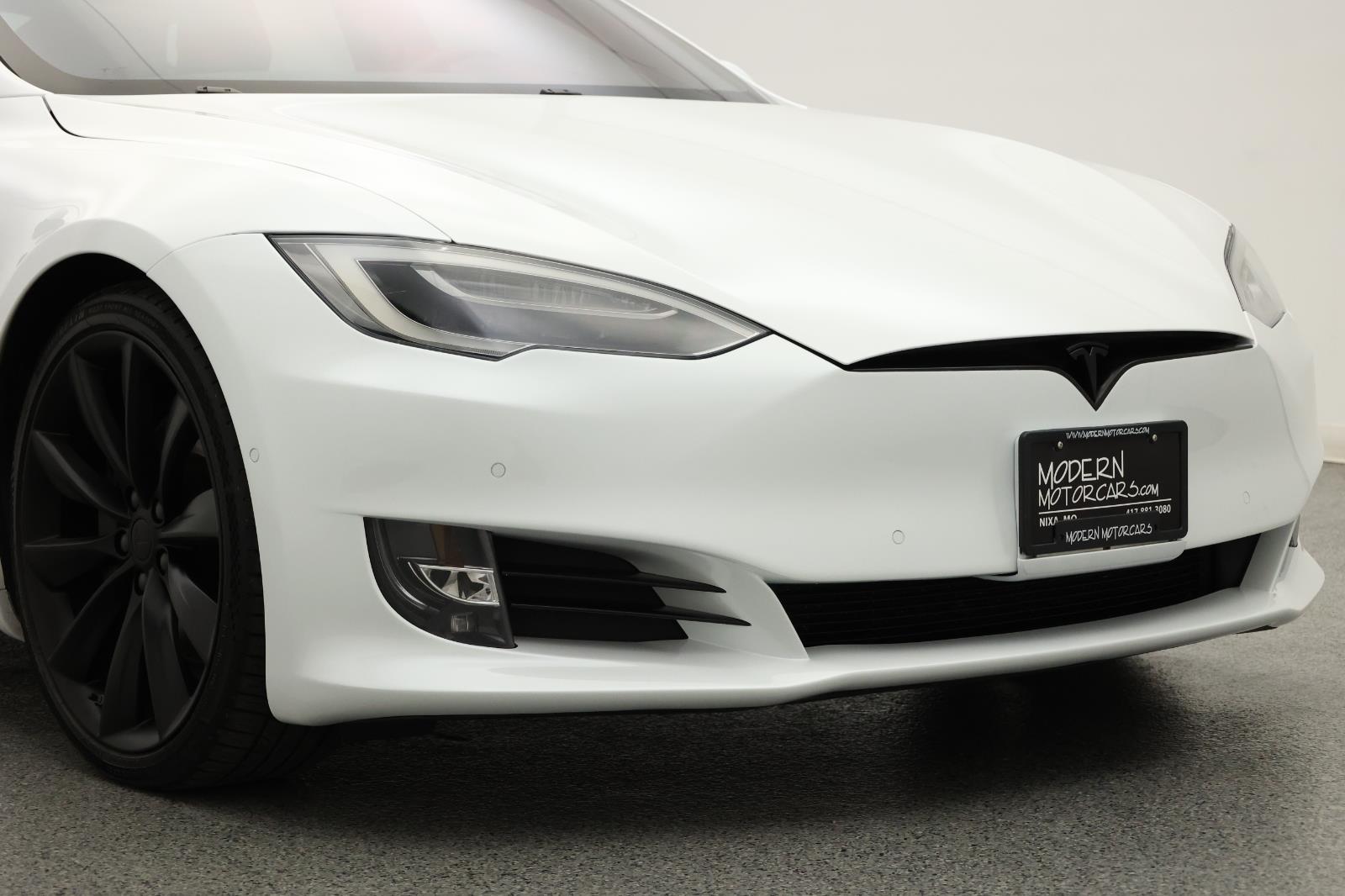 2016 Tesla Model S 90D 11