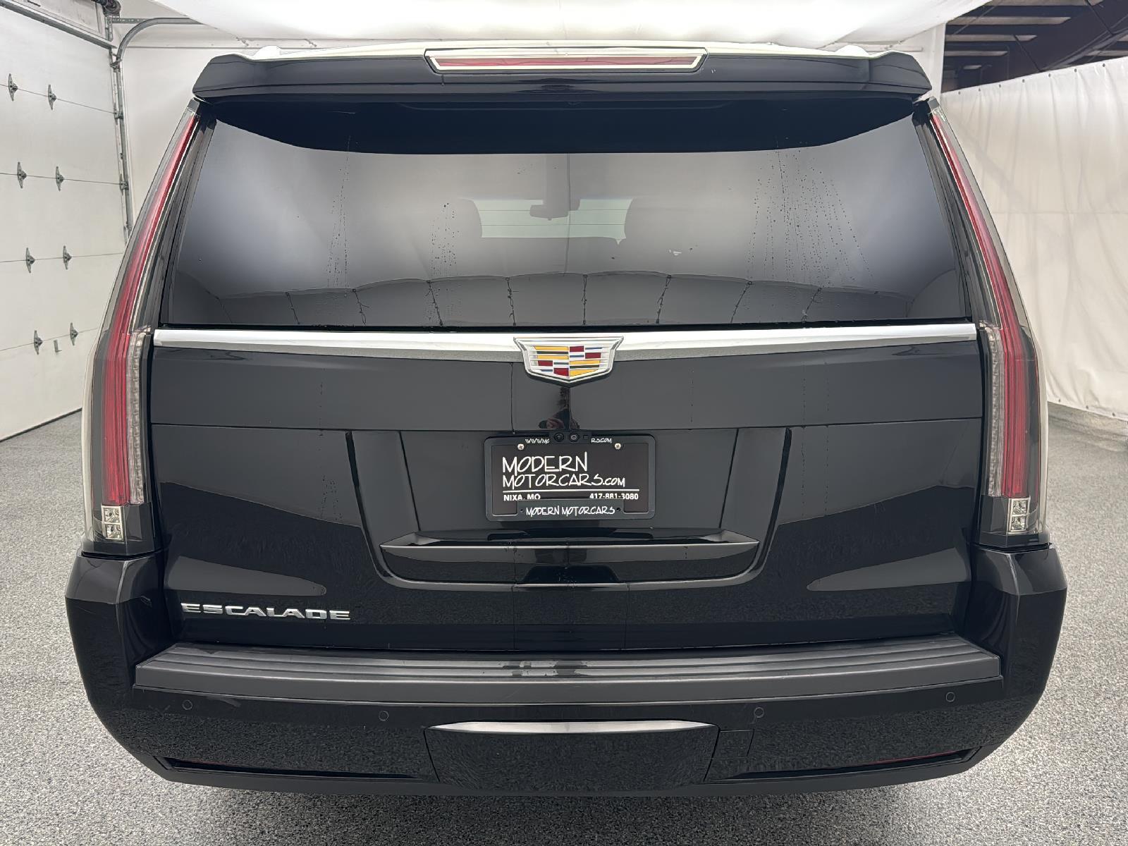 2020 Cadillac Escalade ESV Luxury 3