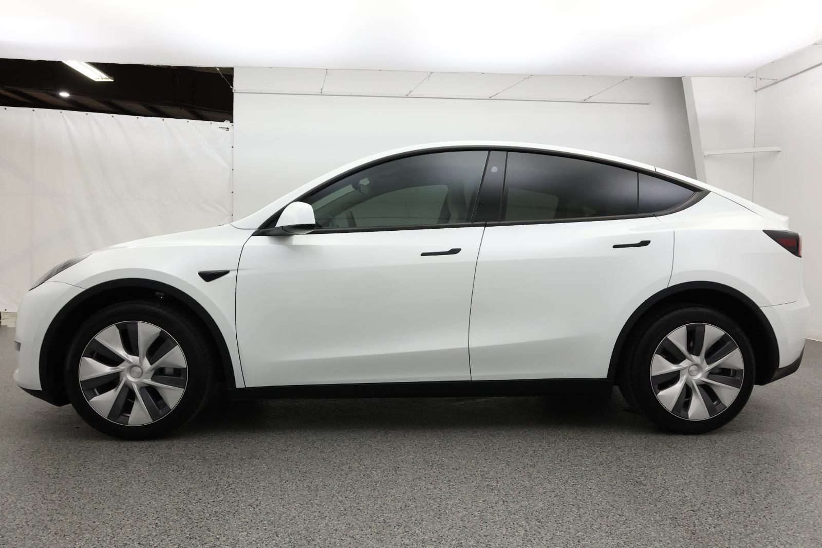 2024 Tesla Model Y Long Range 2