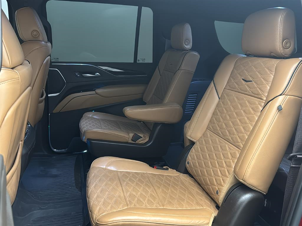 2022 Cadillac Escalade ESV Sport 13