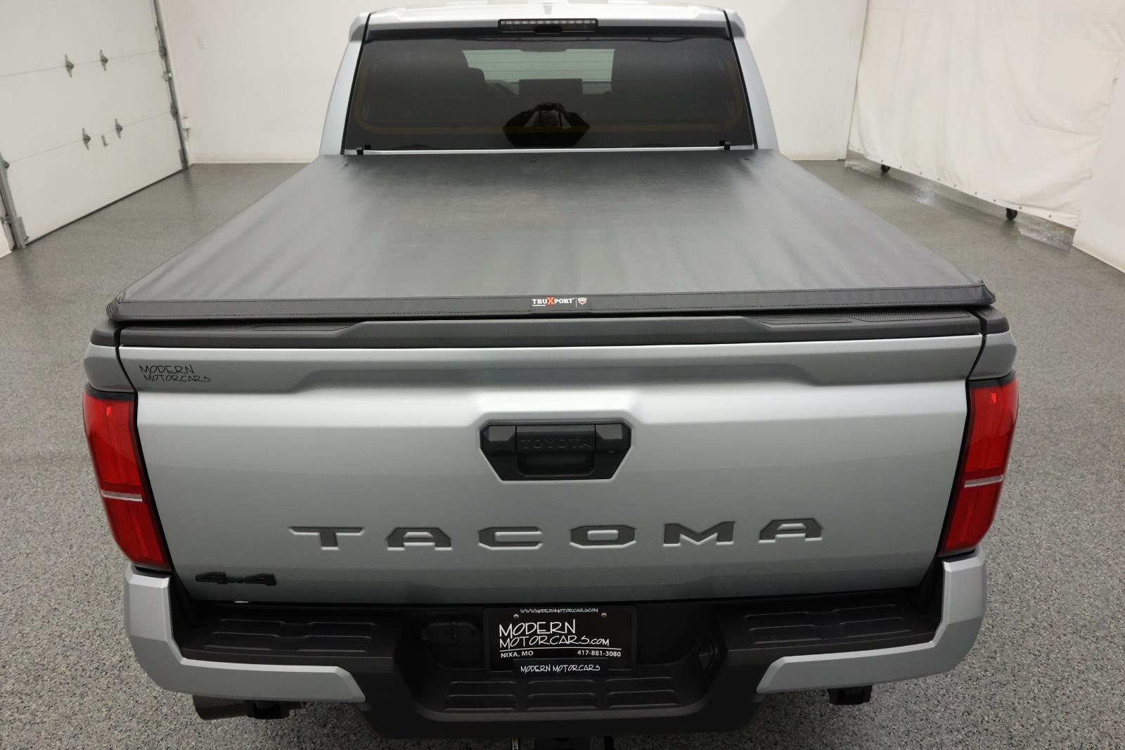 2024 Toyota Tacoma 4WD TRD Off-Road 5