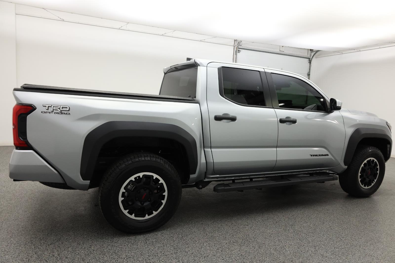 2024 Toyota Tacoma 4WD TRD Off-Road 9