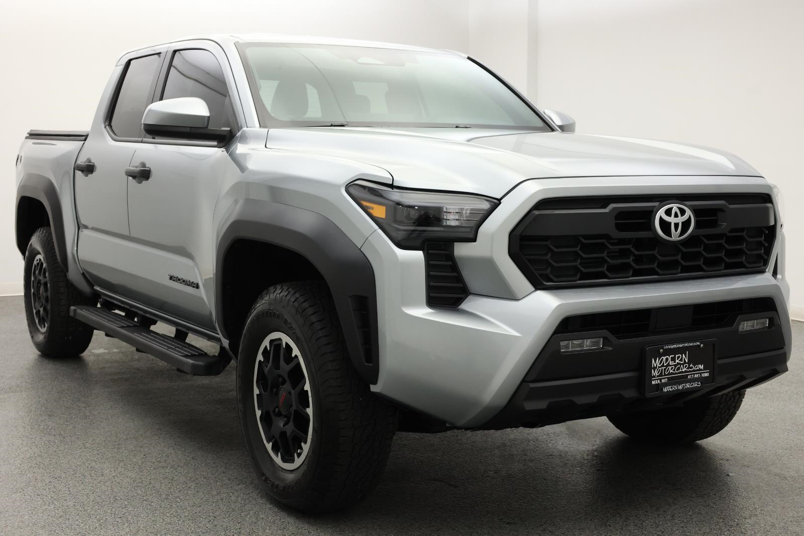 2024 Toyota Tacoma 4WD TRD Off-Road 10