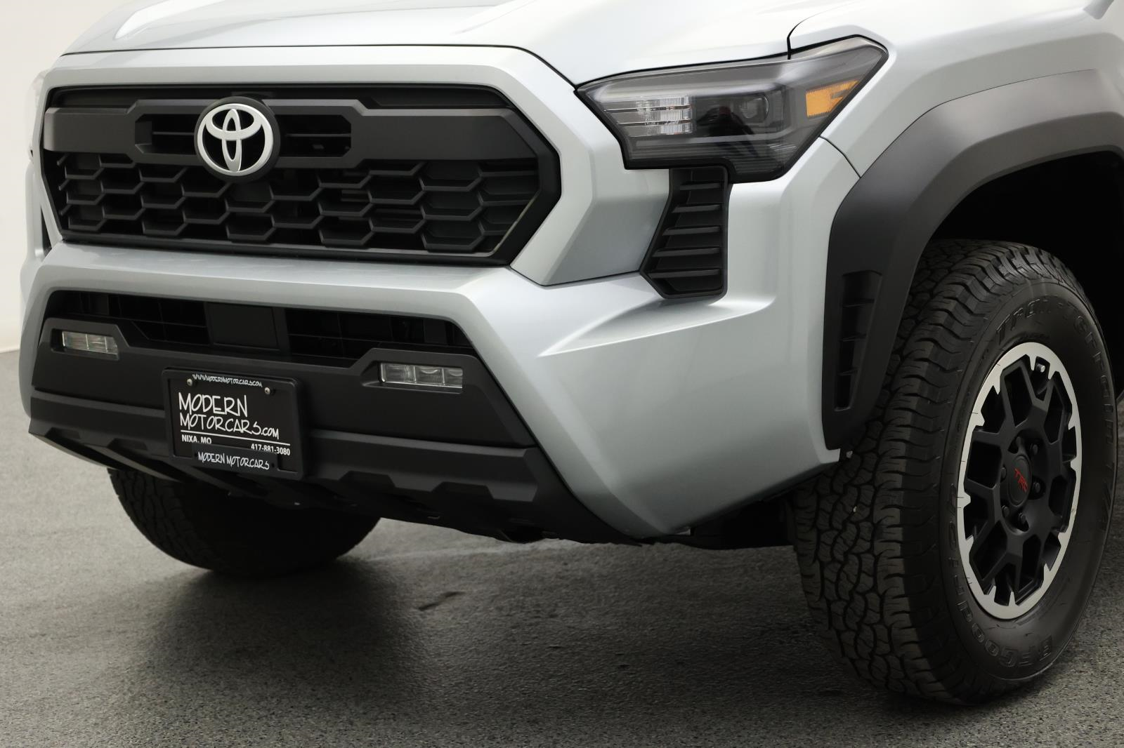 2024 Toyota Tacoma 4WD TRD Off-Road 13