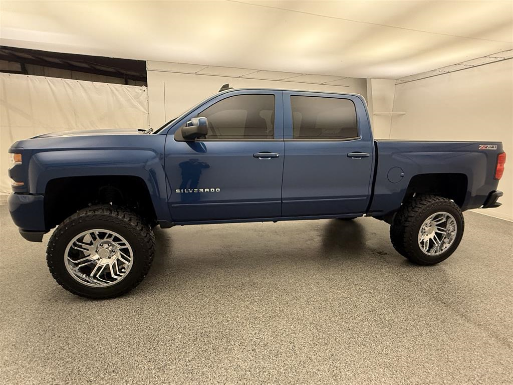 2017 Chevrolet Silverado 1500 LT 2