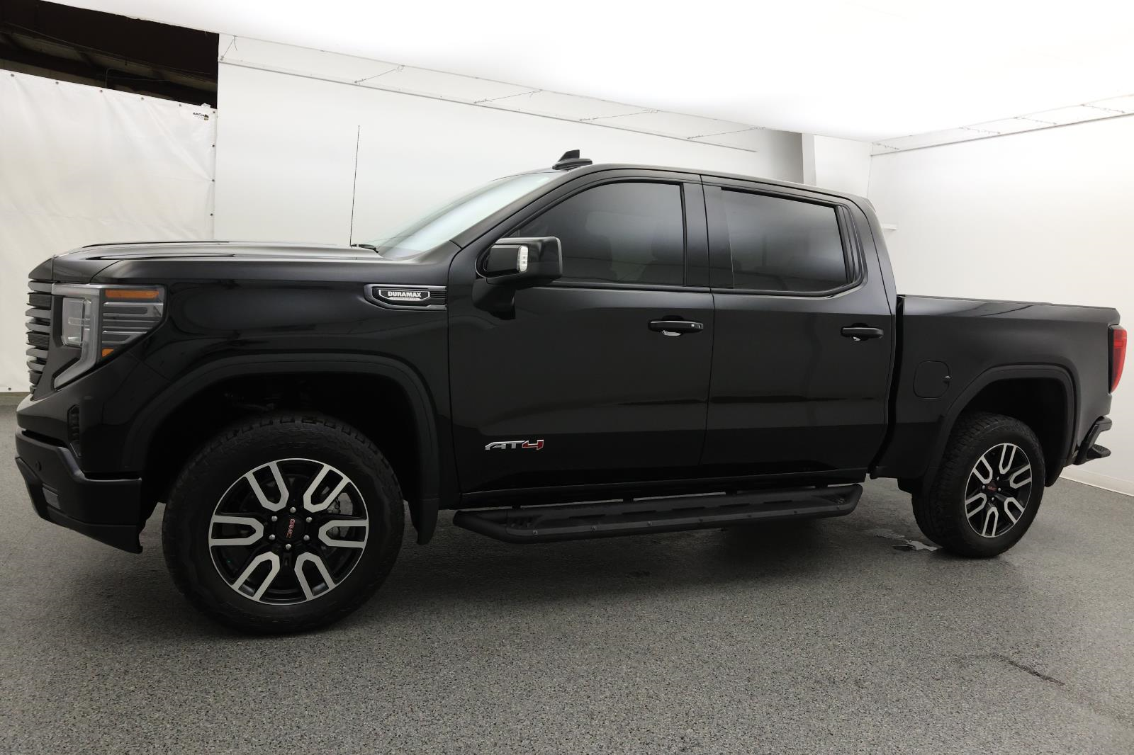 2025 GMC Sierra 1500 AT4 2