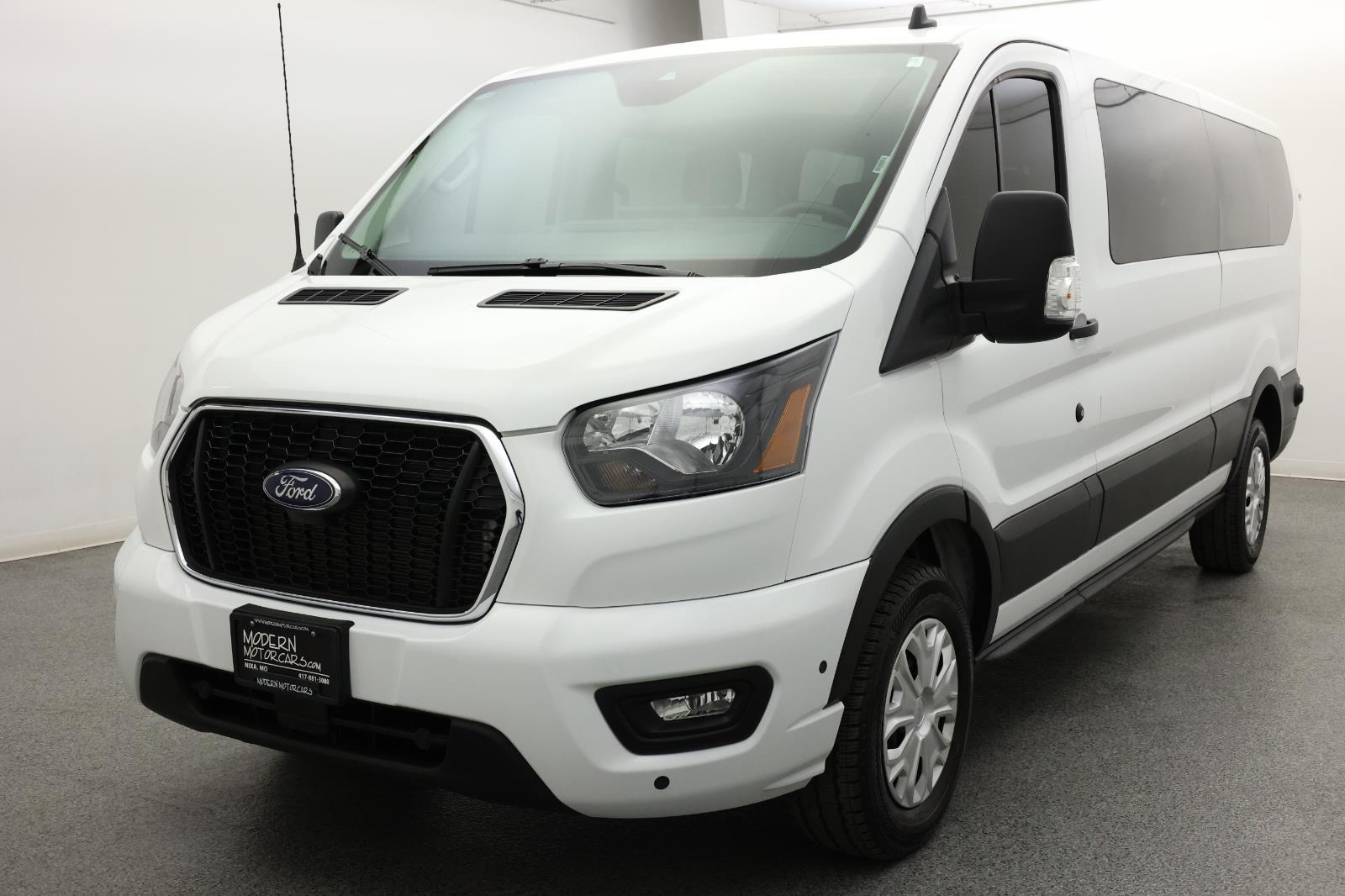 2024 Ford Transit Passenger Wagon XL 1