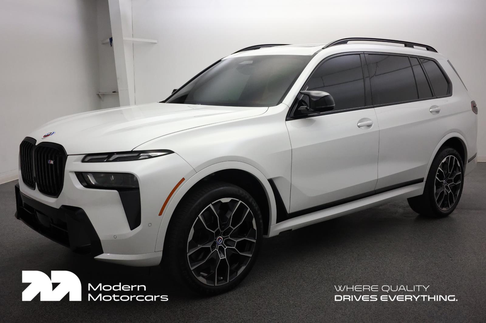 2023 BMW X7 M60i AWD