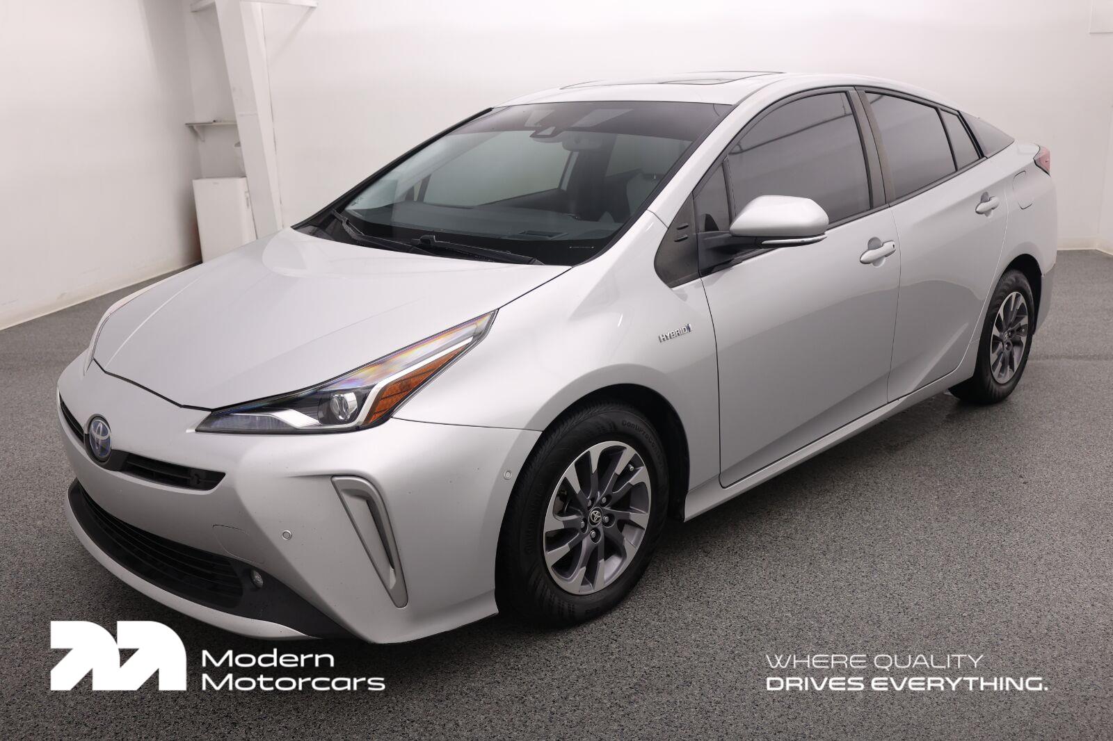 Classic Silver Metallic 2022 Toyota Prius Hatchback Front-Wheel Drive Continuously Variable Transmission