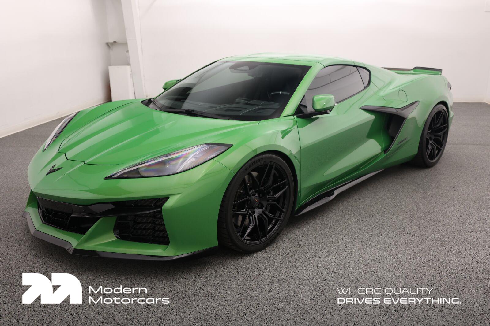 Roswell Green Metallic 2026 Chevrolet Corvette Coupe Rear-Wheel Drive 8-Speed Dual Clutch