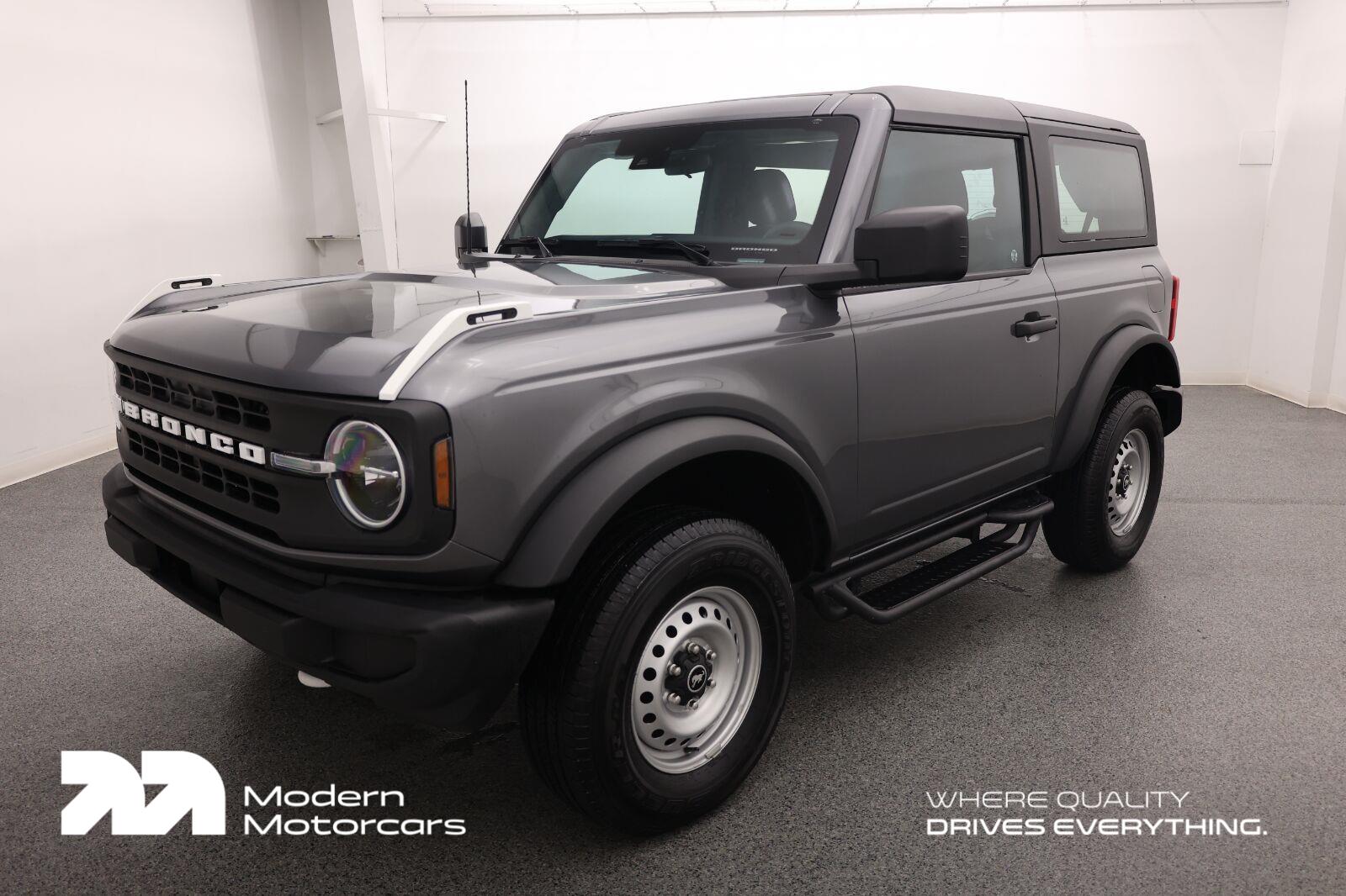 Carbonized Gray Metallic 2025 Ford Bronco SUV / Crossover Four-Wheel Drive 7-Speed Manual