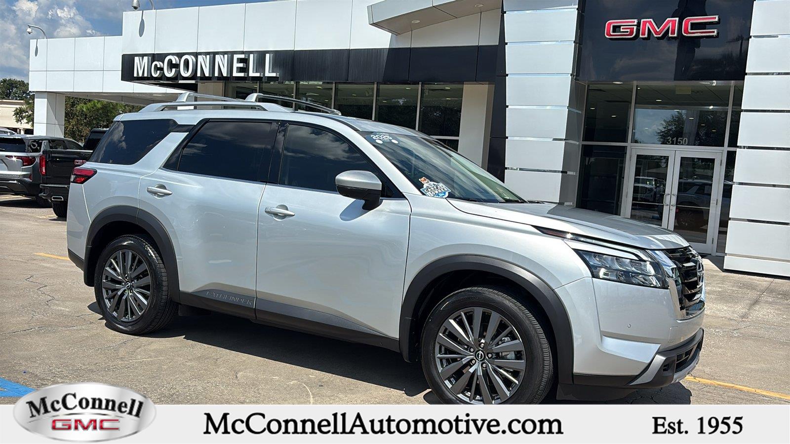 Brilliant Silver Metallic 2025 Nissan Pathfinder SUV / Crossover Front-Wheel Drive Automatic