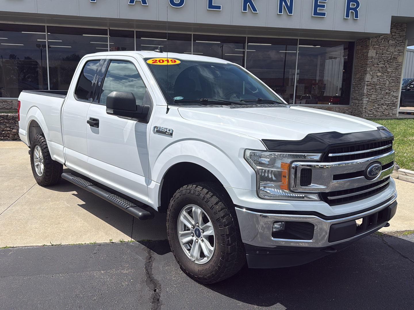 Oxford White 2019 Ford F-150 XLT SuperCab 4WD Pickup Truck Four-Wheel Drive 10-Speed Automatic