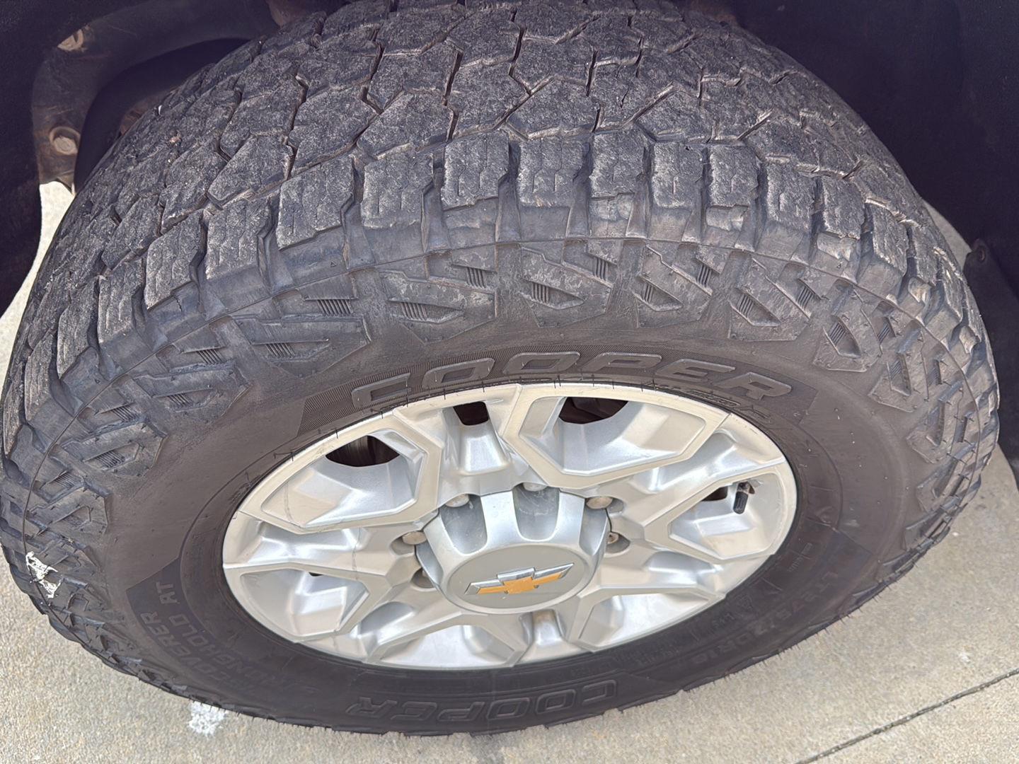 View vehicle photo 6