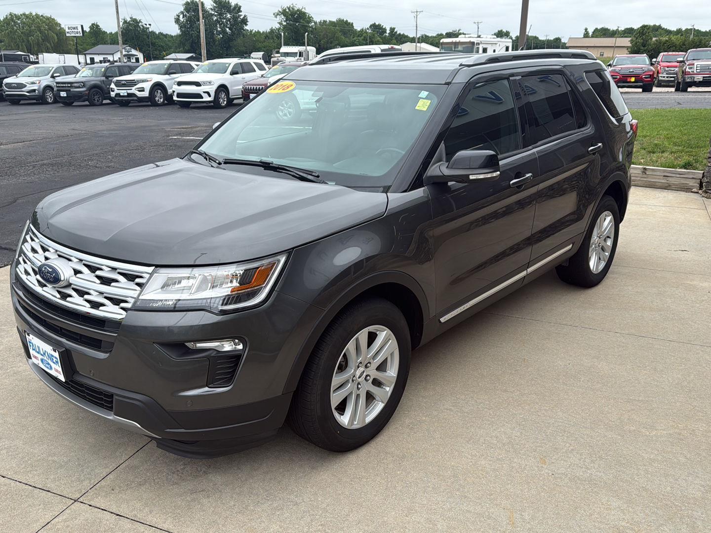 View vehicle photo 3