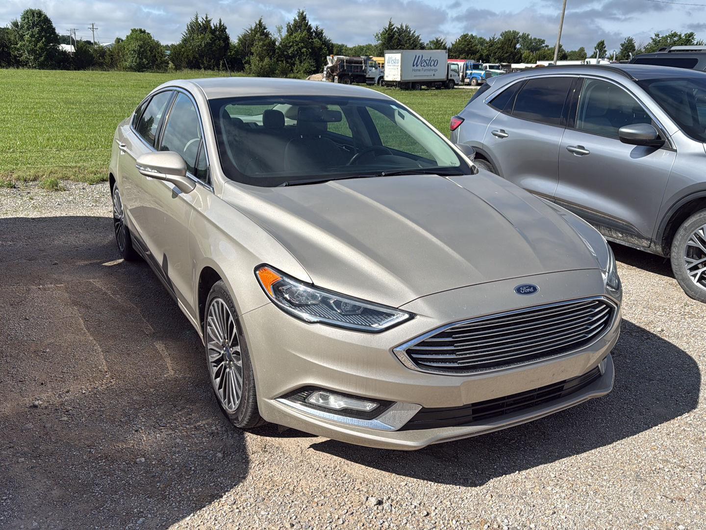 White Gold 2017 Ford Fusion SE Sedan Front-Wheel Drive Automatic
