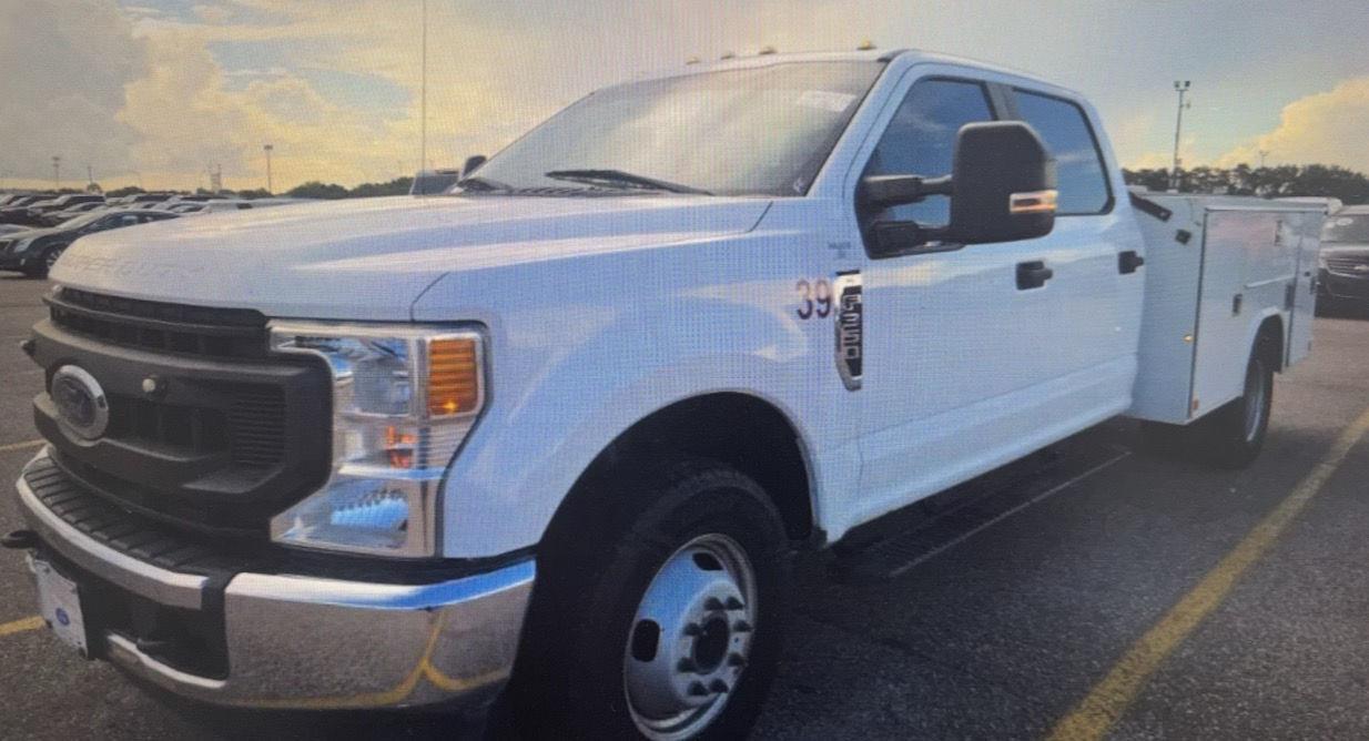 2020 Ford F-350 Super Duty Chassis XL Crew Cab DRW RWD