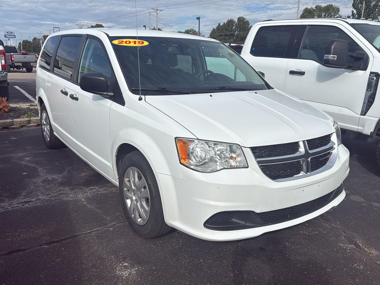 White Knuckle Clearcoat 2019 Dodge Grand Caravan Minivan Front-Wheel Drive 6-Speed Automatic