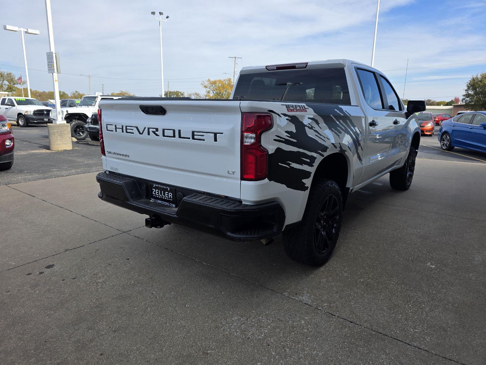 View vehicle photo 6