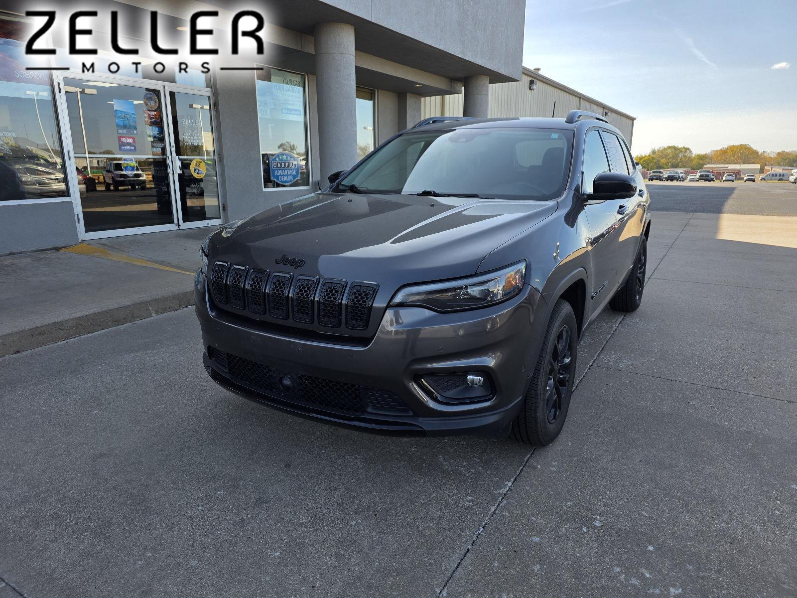 Gray (Granite Crystal Metallic Clearcoat) 2023 Jeep Cherokee Altitude Lux 4WD SUV / Crossover Four-Wheel Drive 9-Speed Automatic