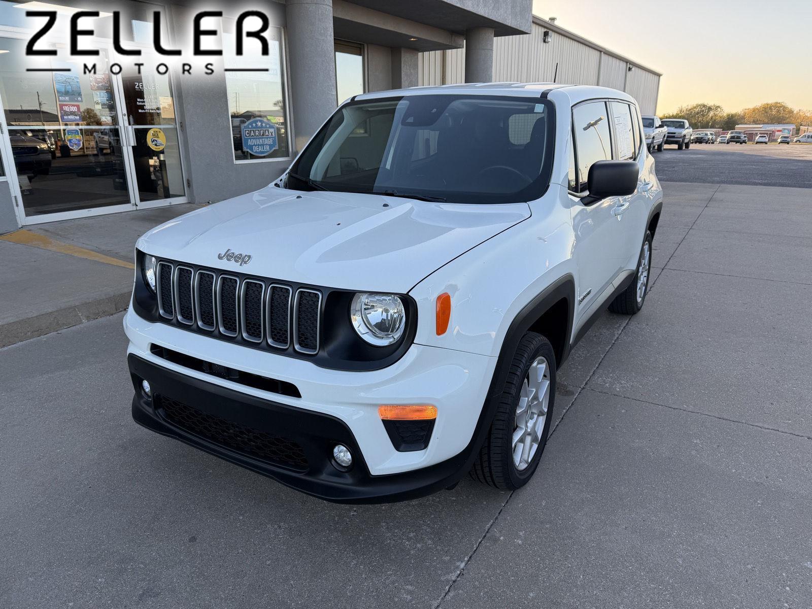 Alpine White Clearcoat 2022 Jeep Renegade Latitude 4WD SUV / Crossover Four-Wheel Drive 9-Speed Automatic