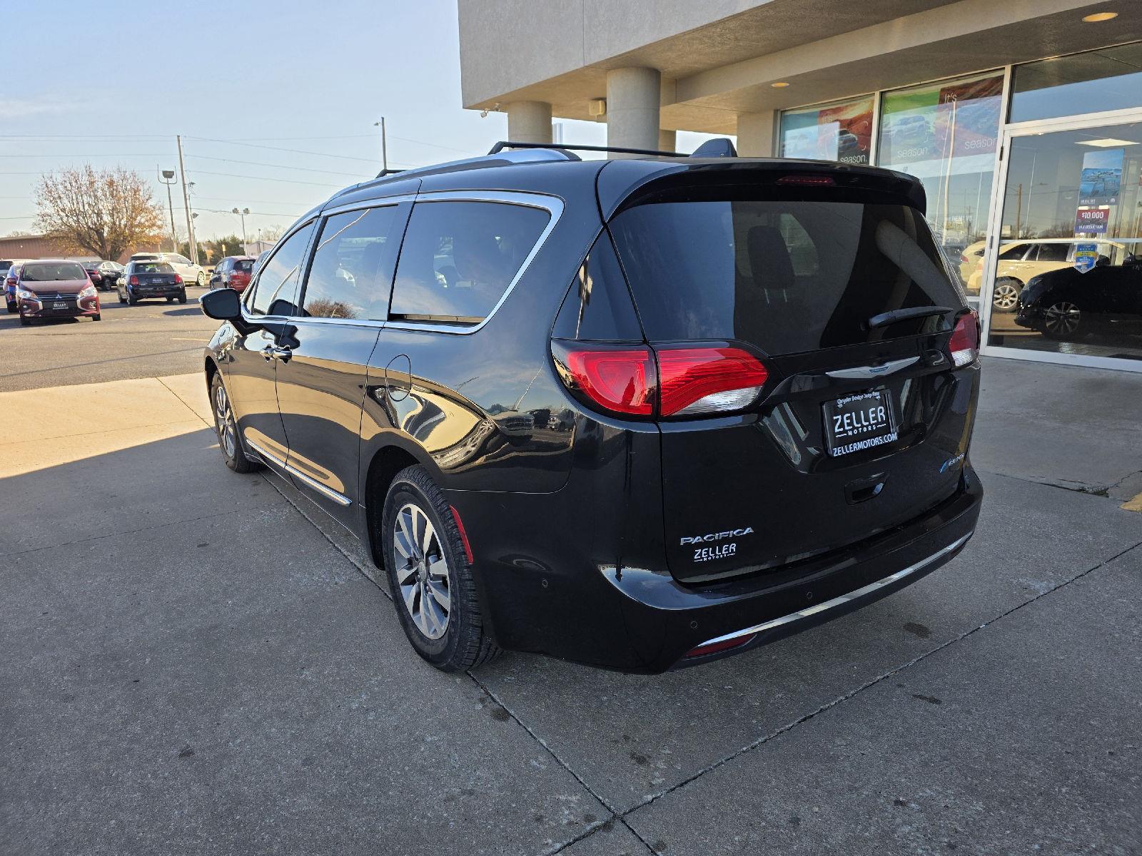 View vehicle photo 3