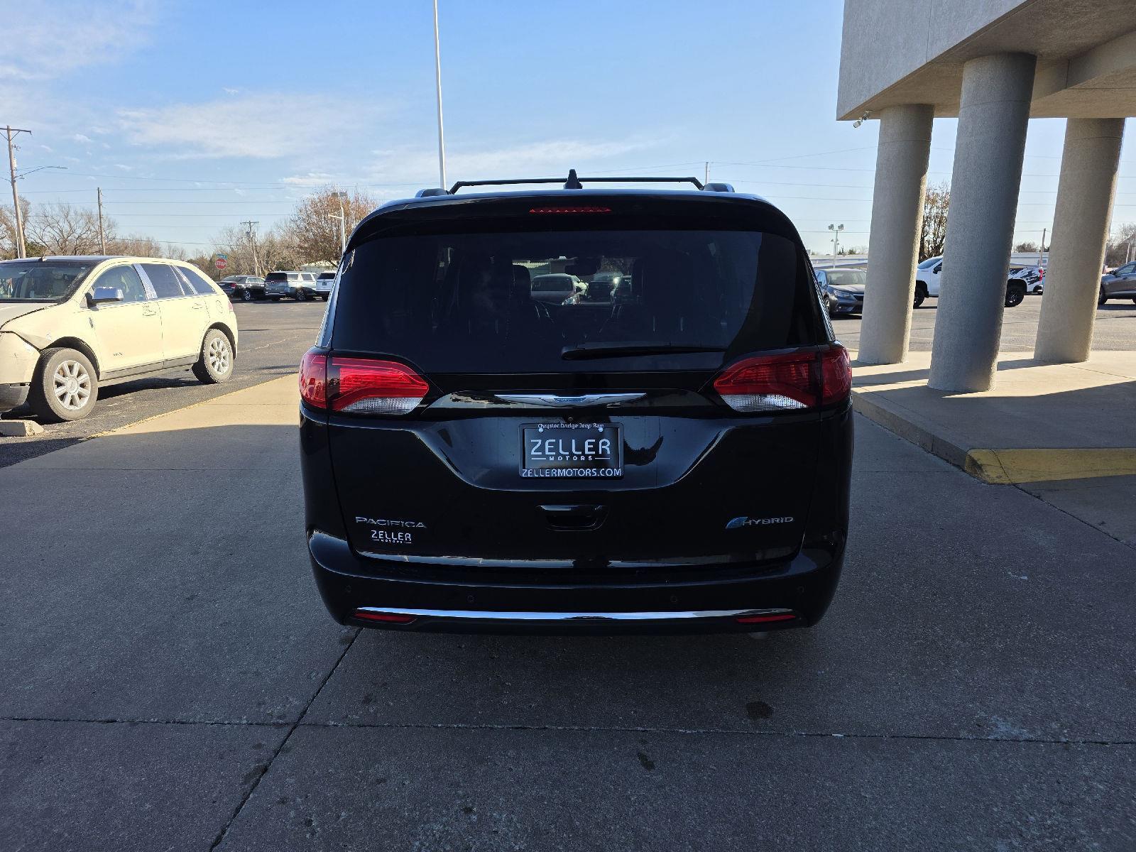 View vehicle photo 4