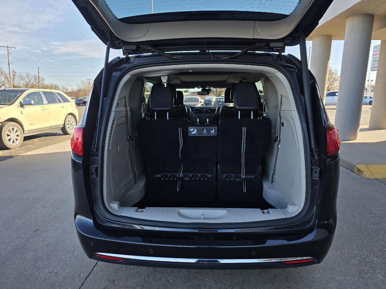 View vehicle photo 5