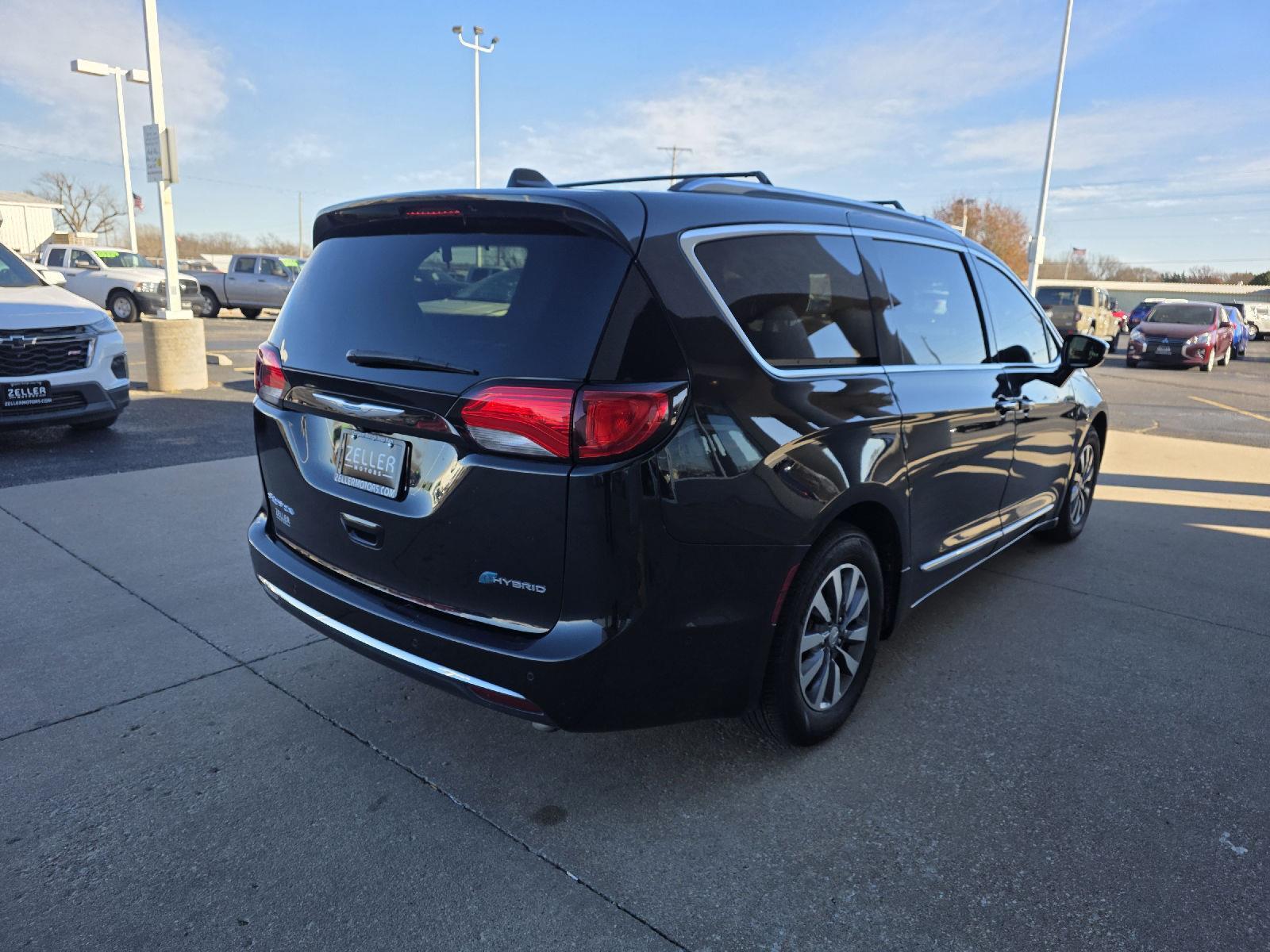 View vehicle photo 7