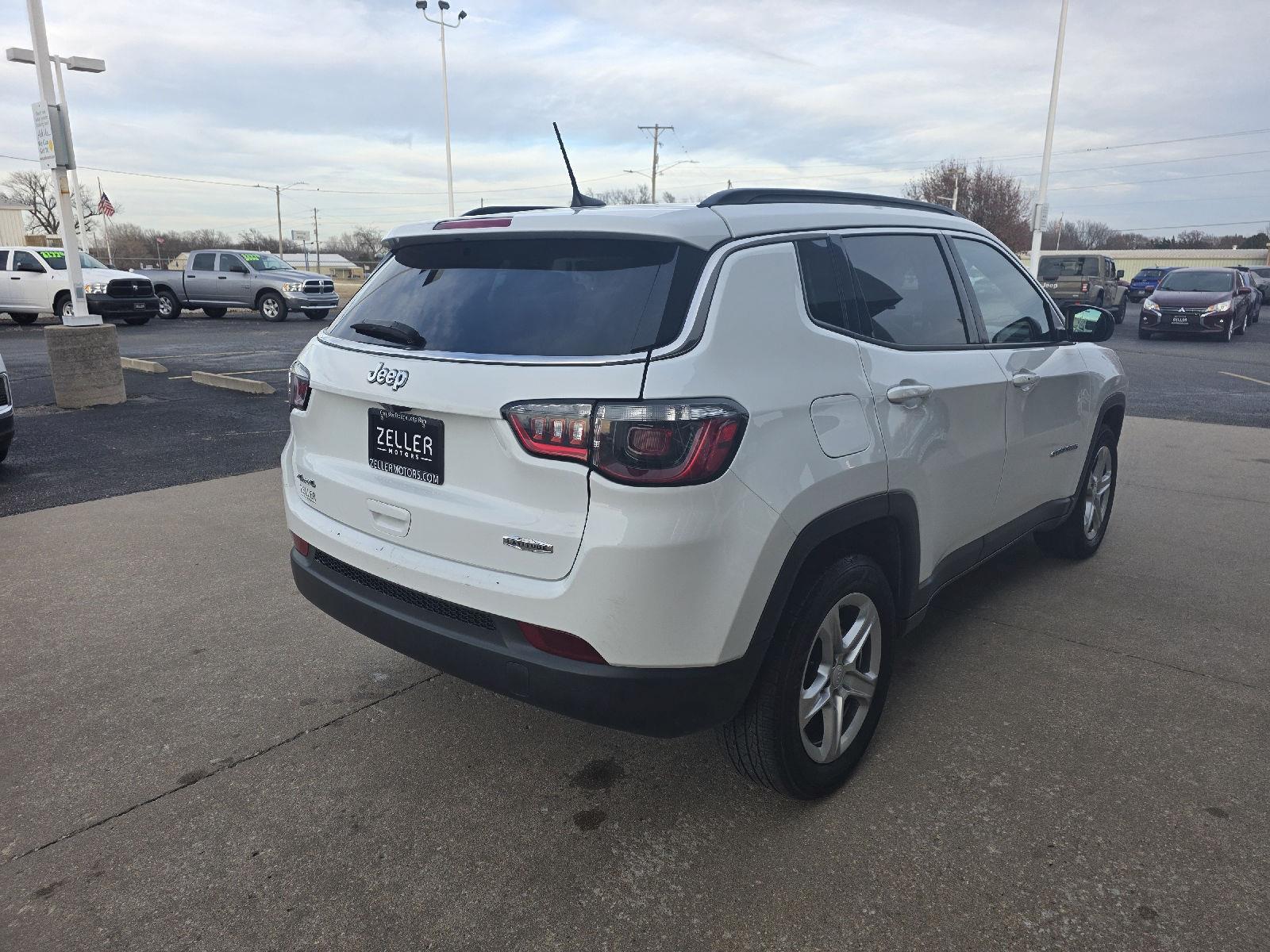 View vehicle photo 5