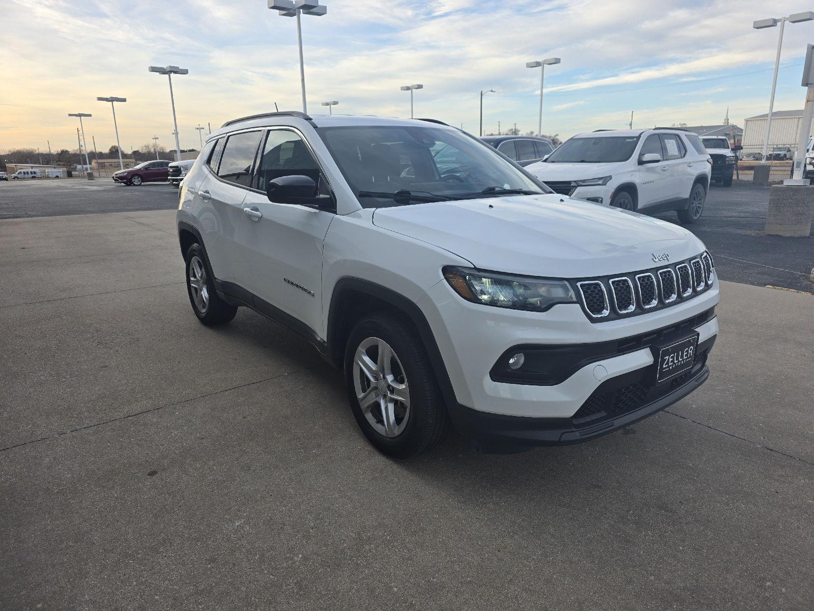 View vehicle photo 7