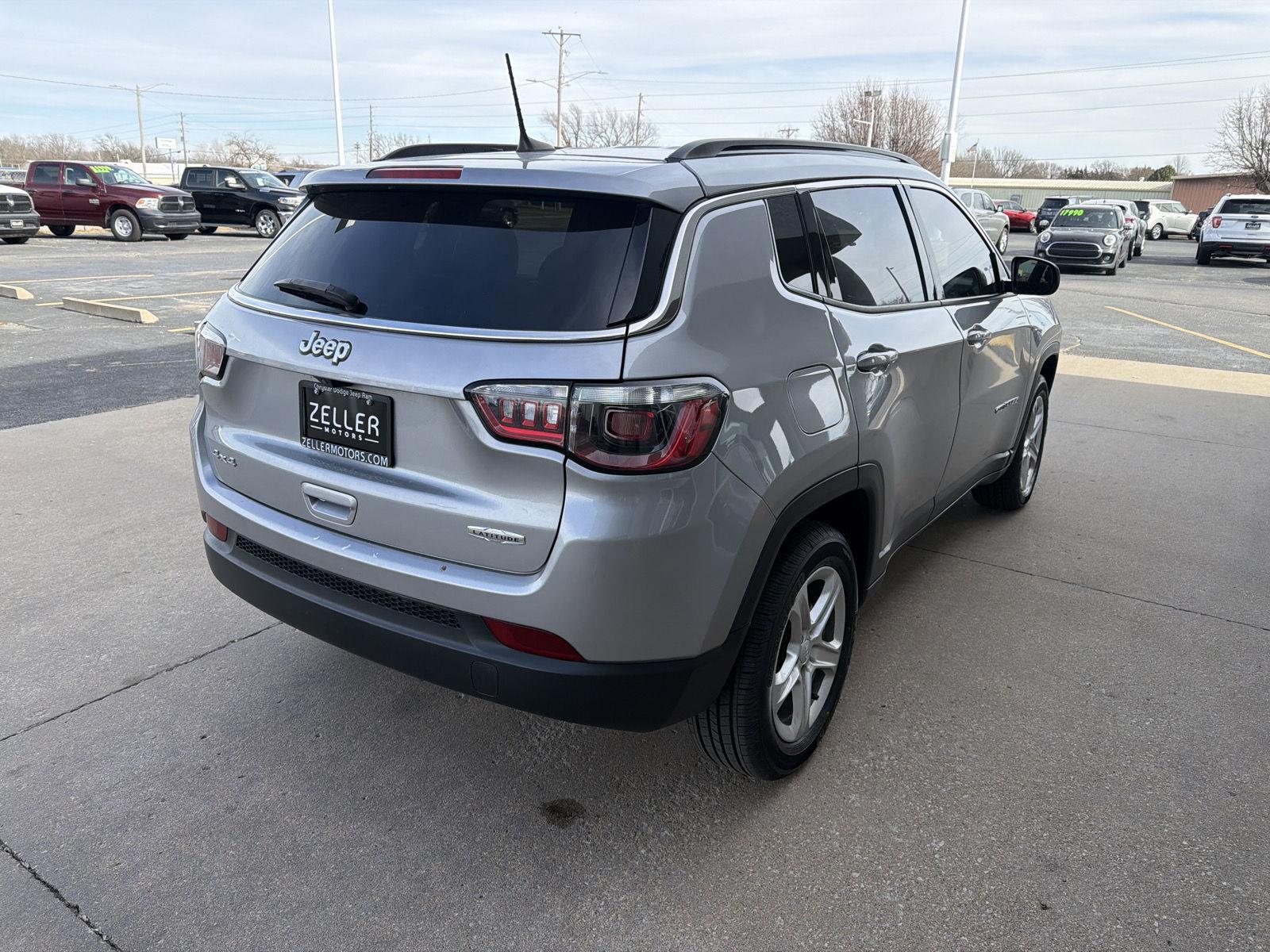 View vehicle photo 6