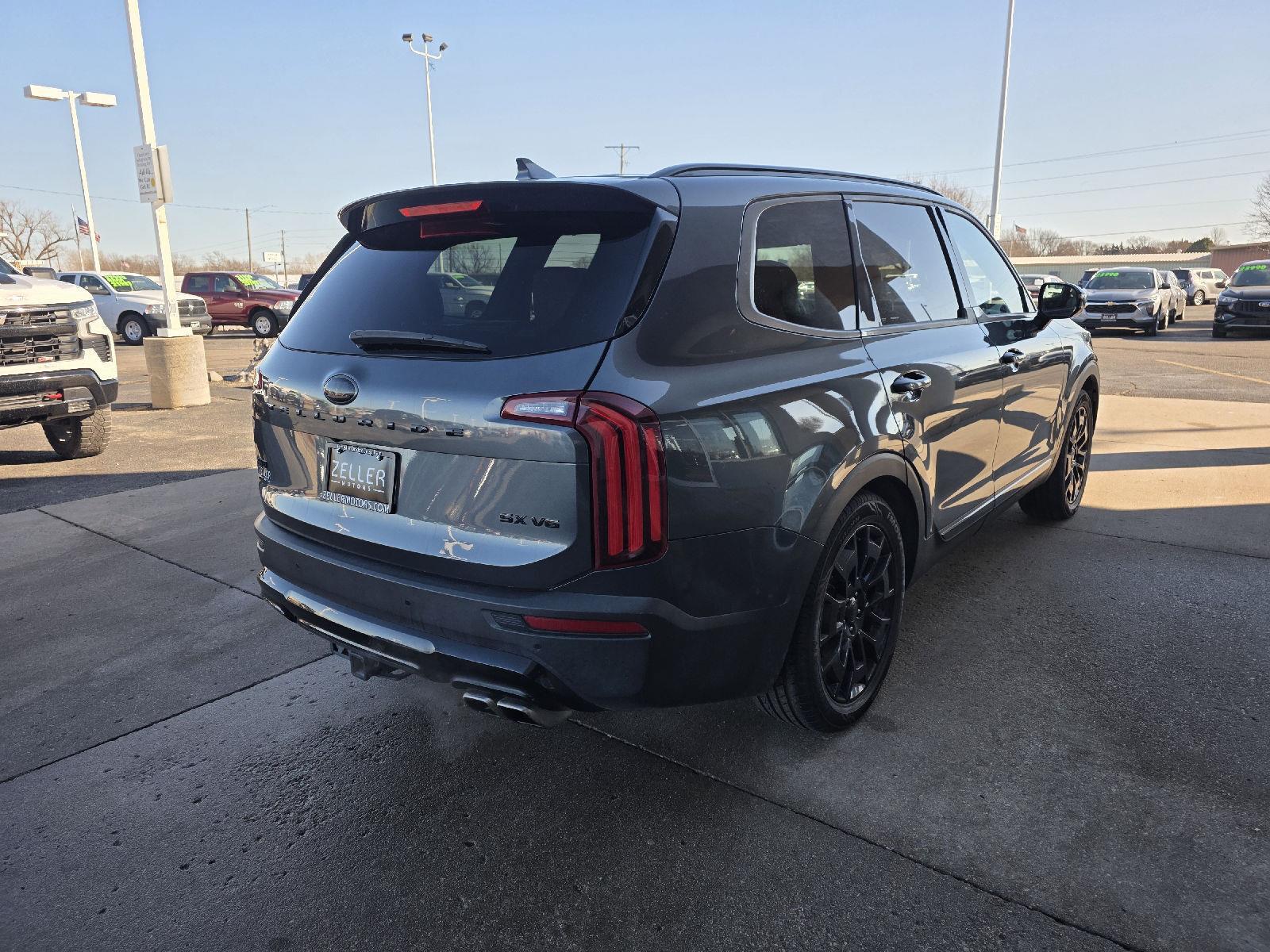 View vehicle photo 6