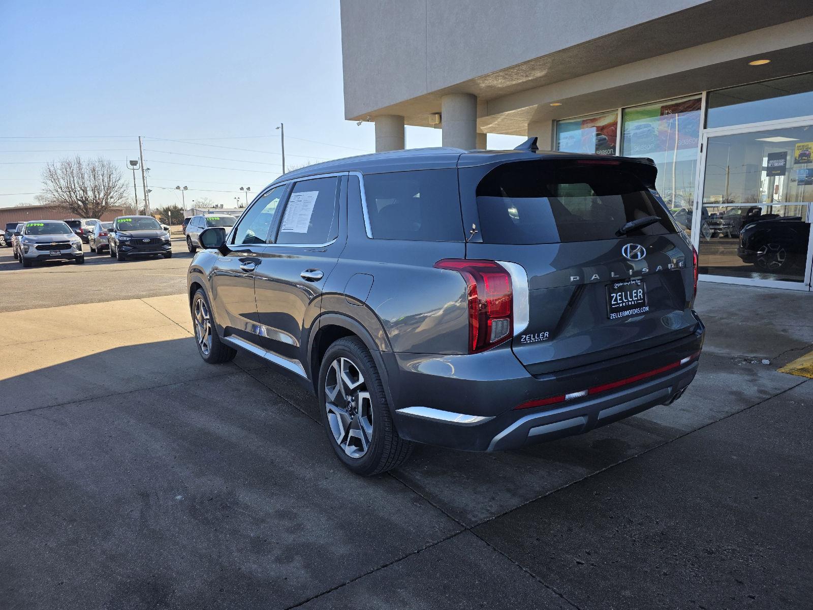 View vehicle photo 3