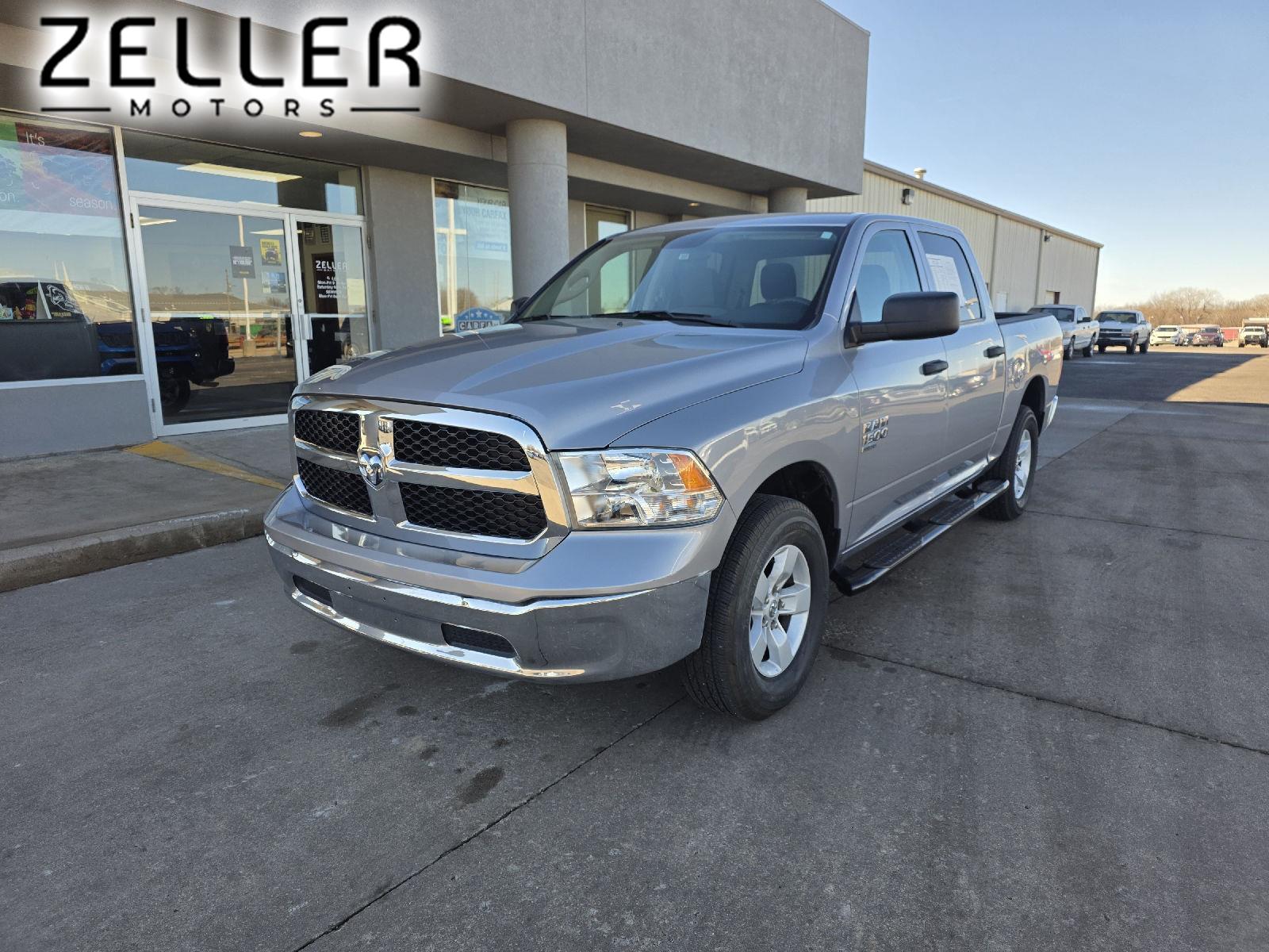 2022 RAM 1500 Classic SLT Crew Cab 4WD