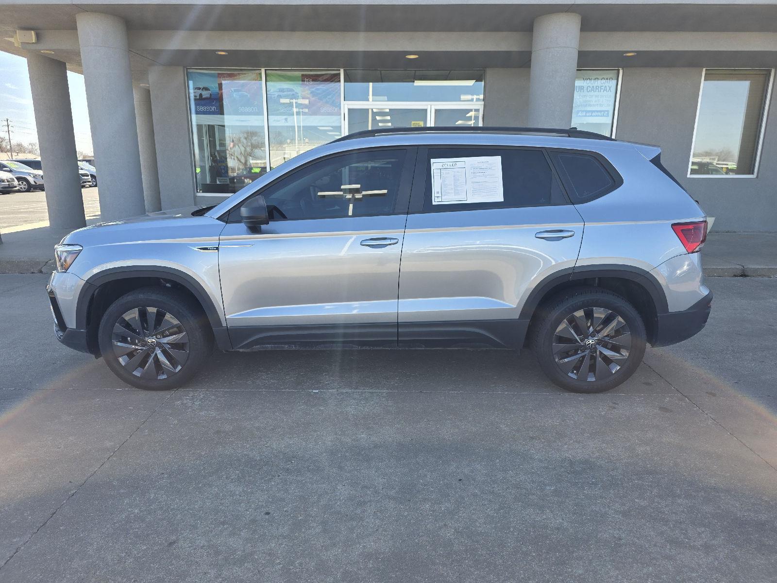 View vehicle photo 2