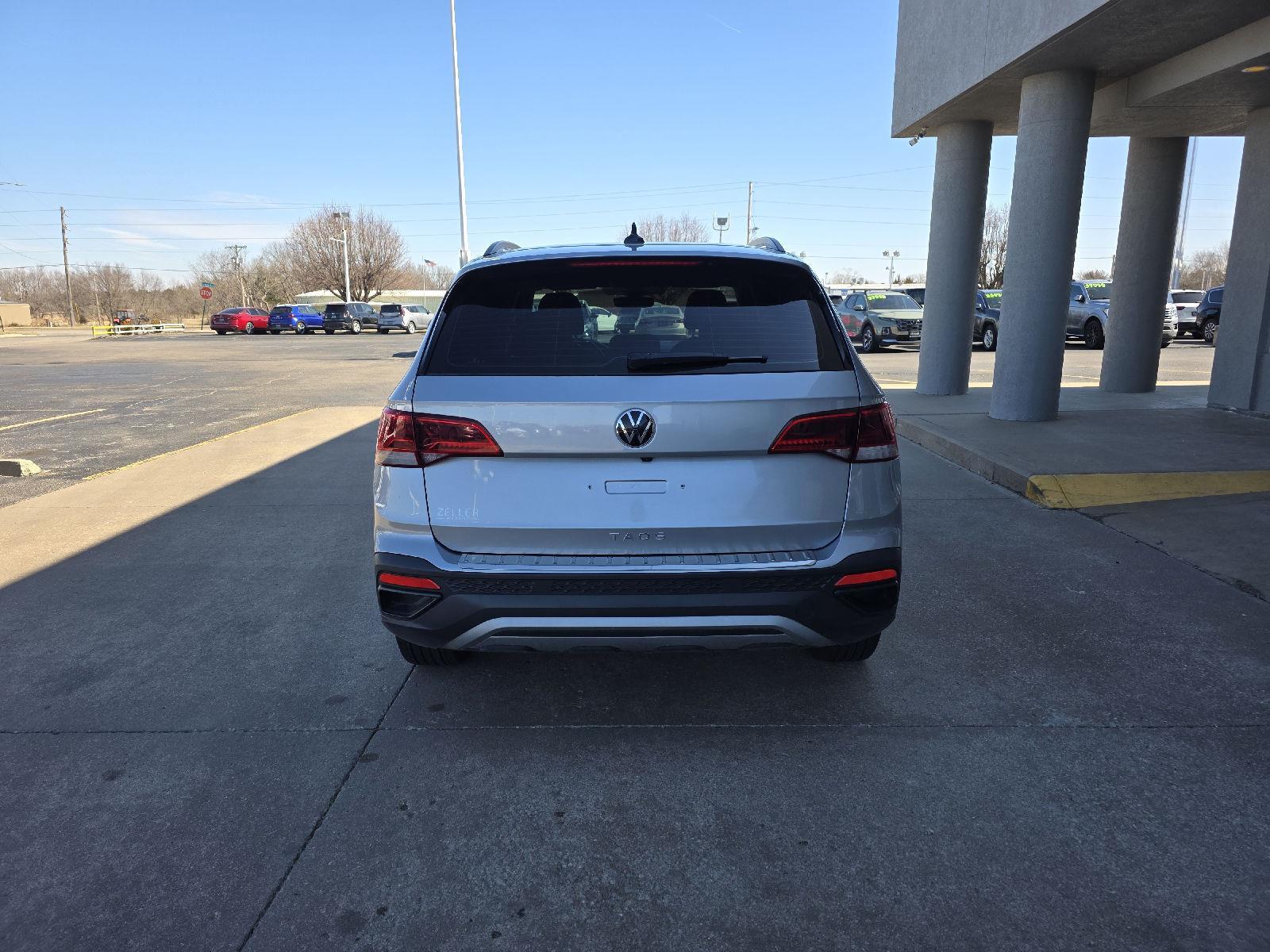 View vehicle photo 4