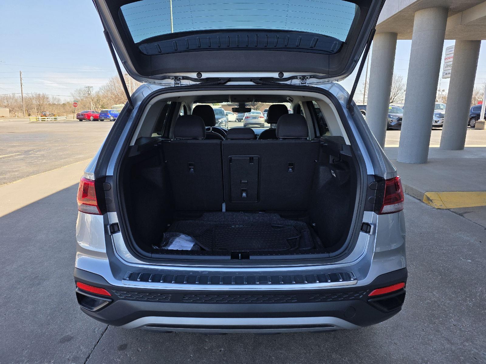 View vehicle photo 5