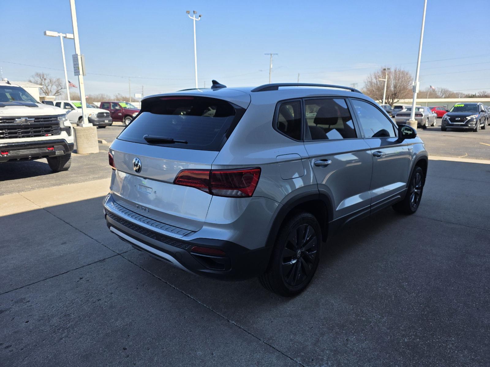 View vehicle photo 6