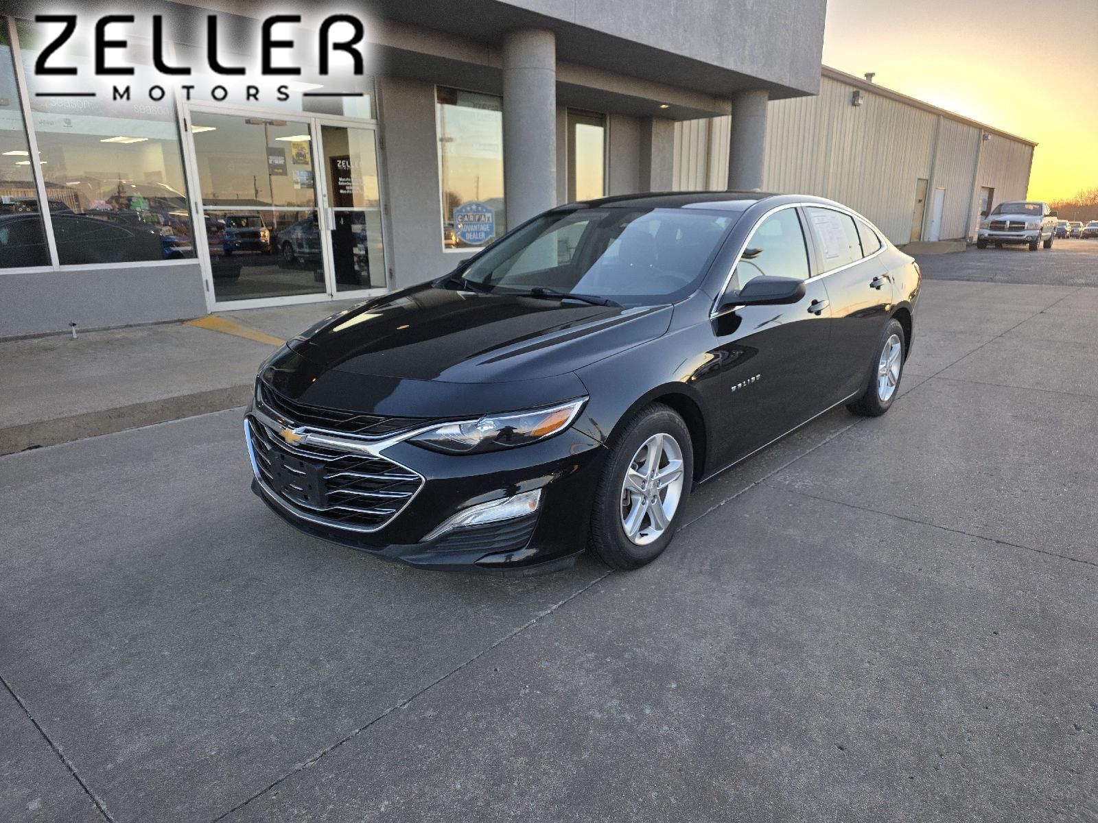 Mosaic Black Metallic 2020 Chevrolet Malibu LS Fleet FWD Sedan Front-Wheel Drive Continuously Variable Transmission