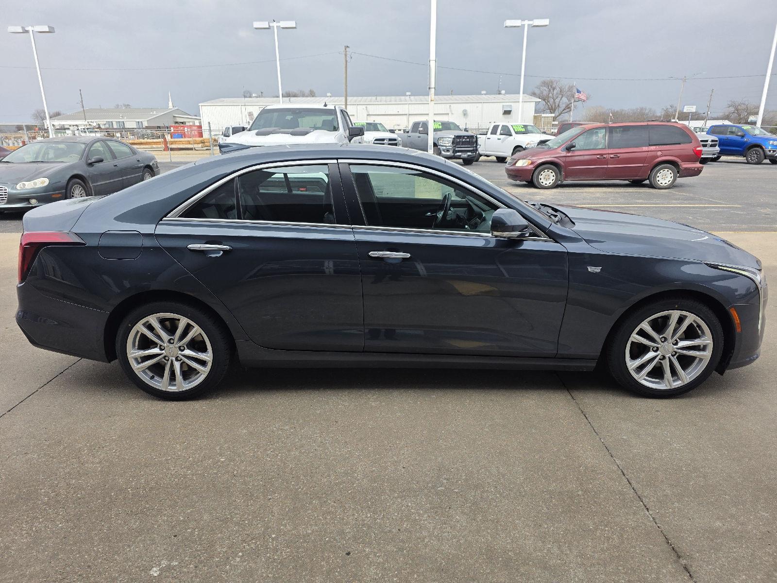 View vehicle photo 6