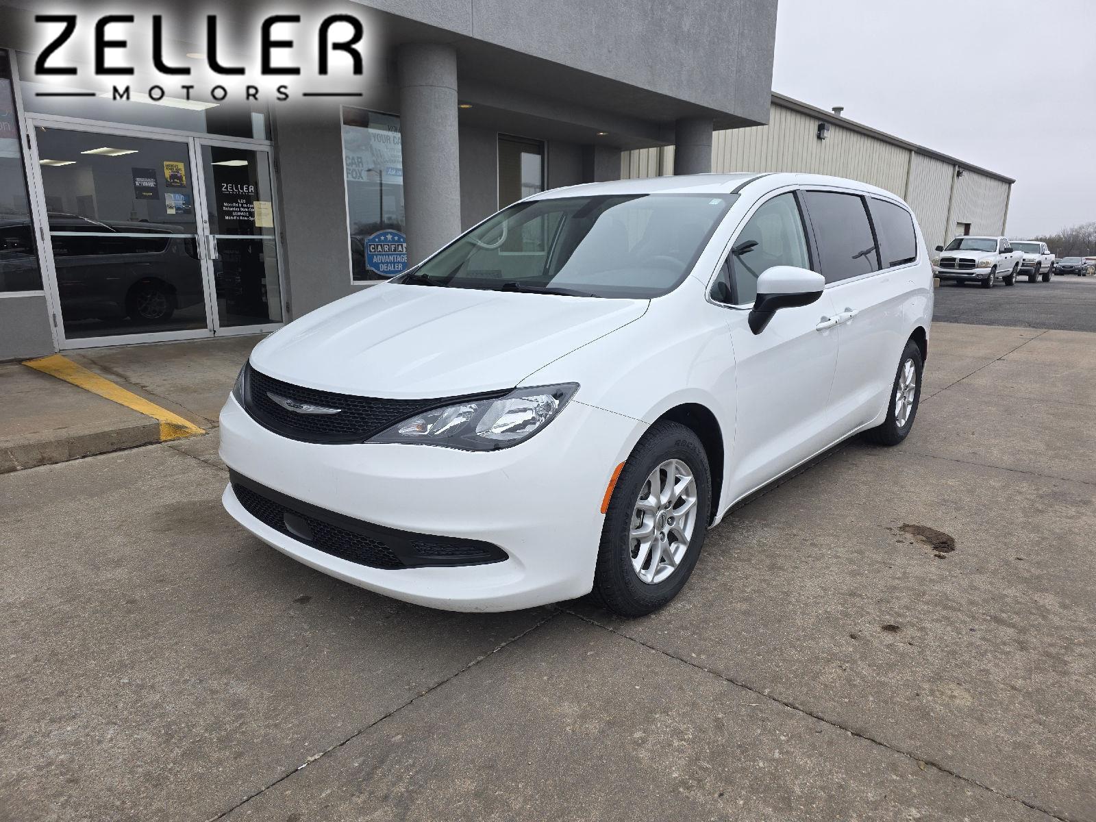 Bright White Clearcoat 2022 Chrysler Voyager LX FWD Minivan Front-Wheel Drive 9-Speed Automatic