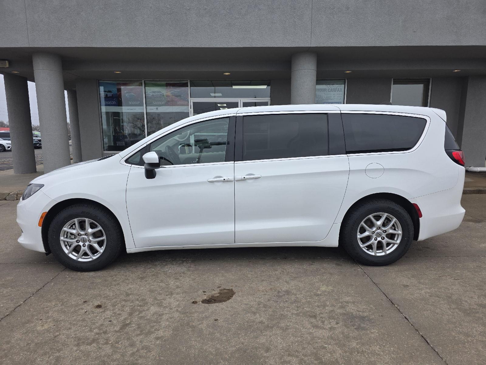 View vehicle photo 2