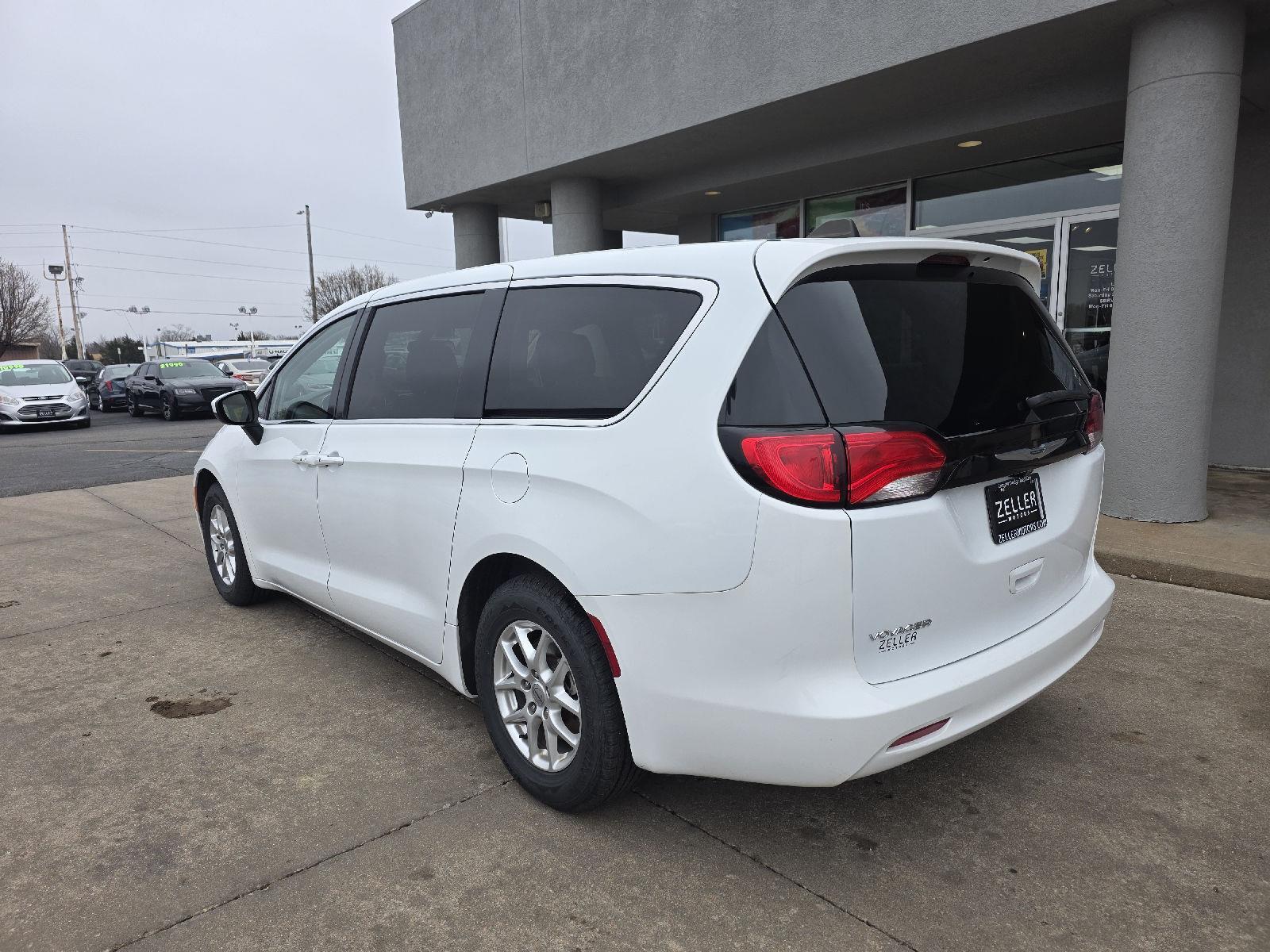 View vehicle photo 3