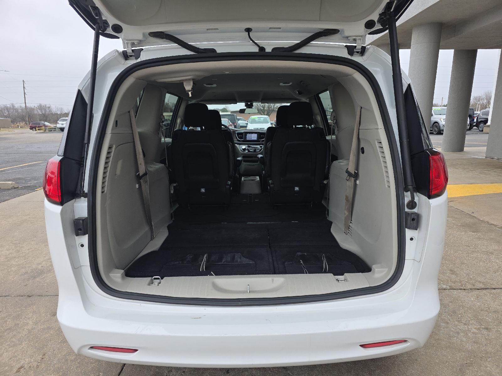 View vehicle photo 6