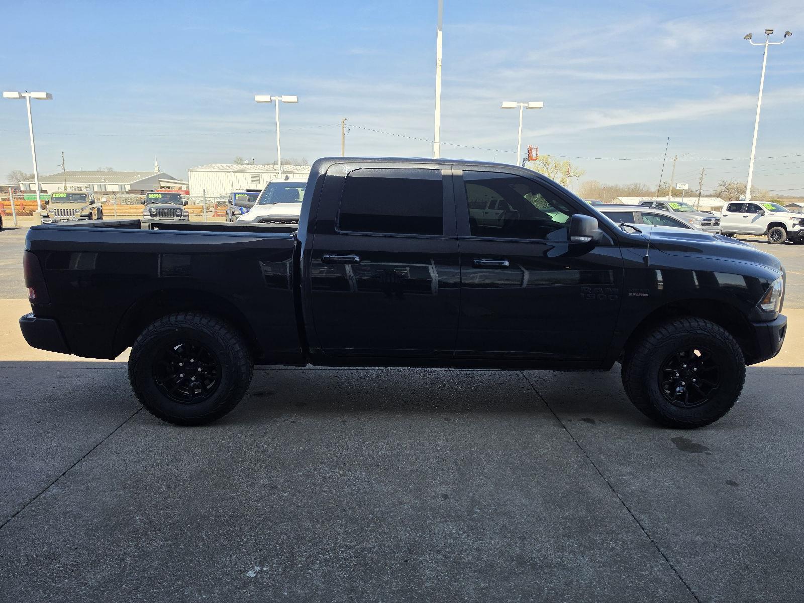 View vehicle photo 7