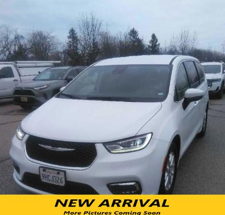 Bright White Clearcoat 2023 Chrysler Pacifica Touring L FWD Minivan Front-Wheel Drive 9-Speed Automatic