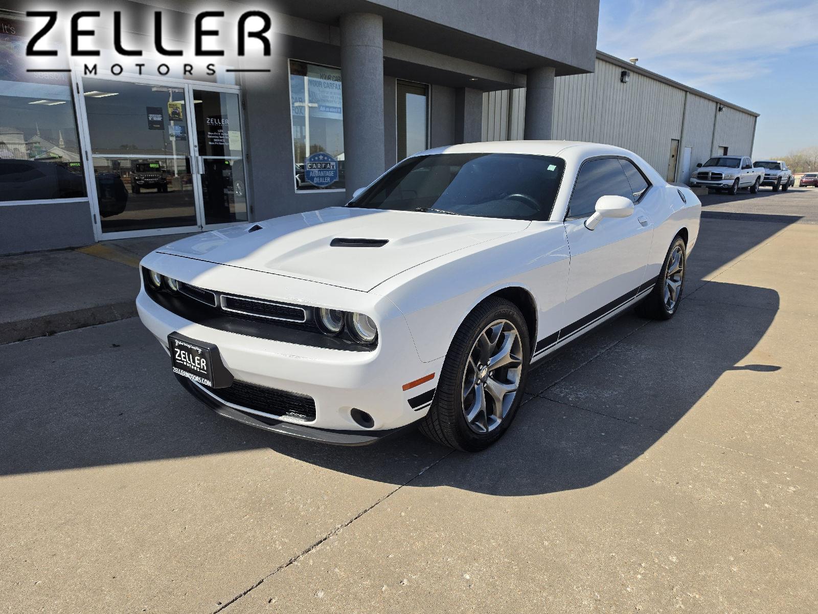 Bright White Clearcoat 2016 Dodge Challenger SXT RWD Coupe Rear-Wheel Drive 8-Speed Automatic